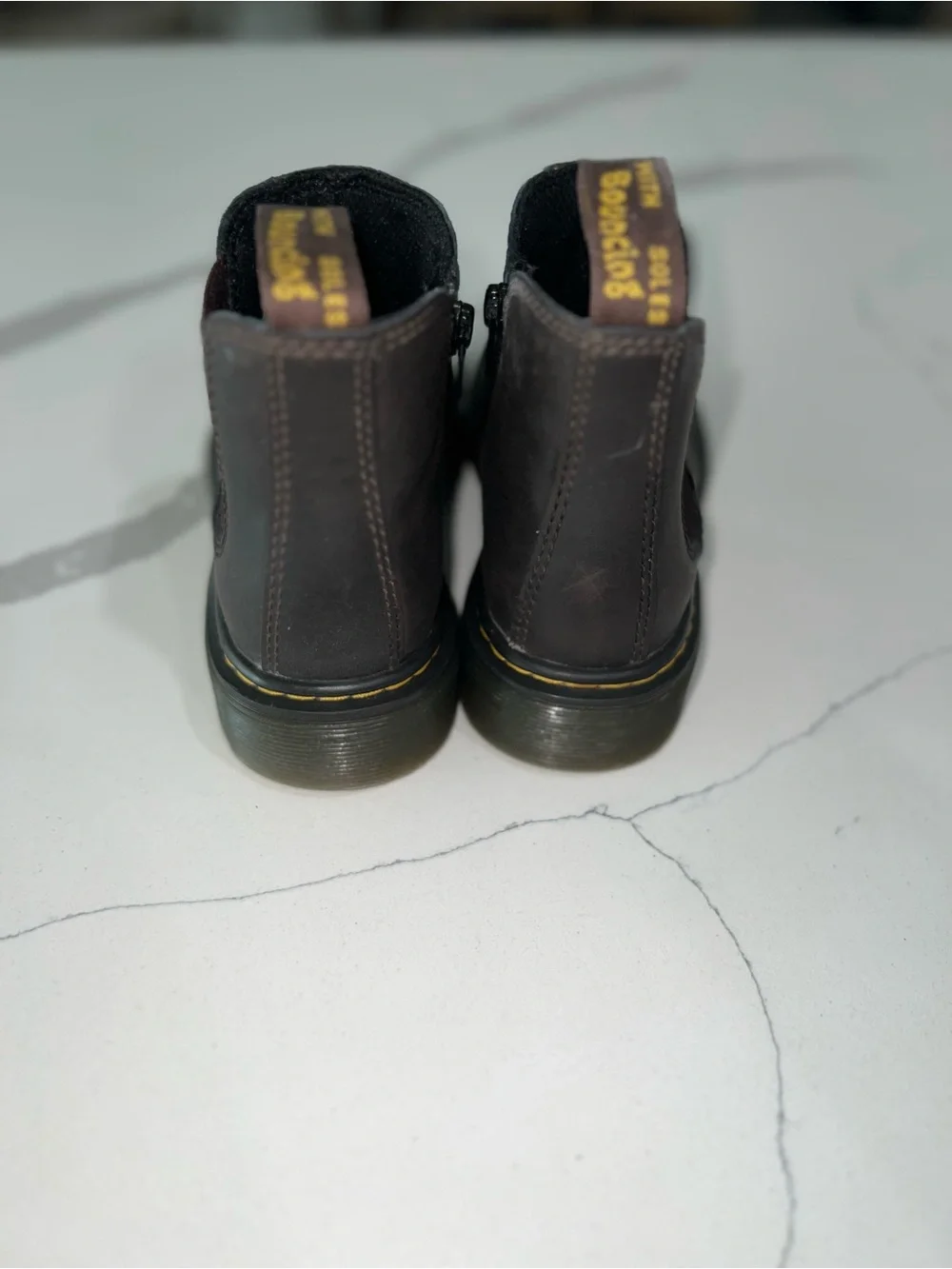 Dr. Martens 2976 J  Chelsea boot